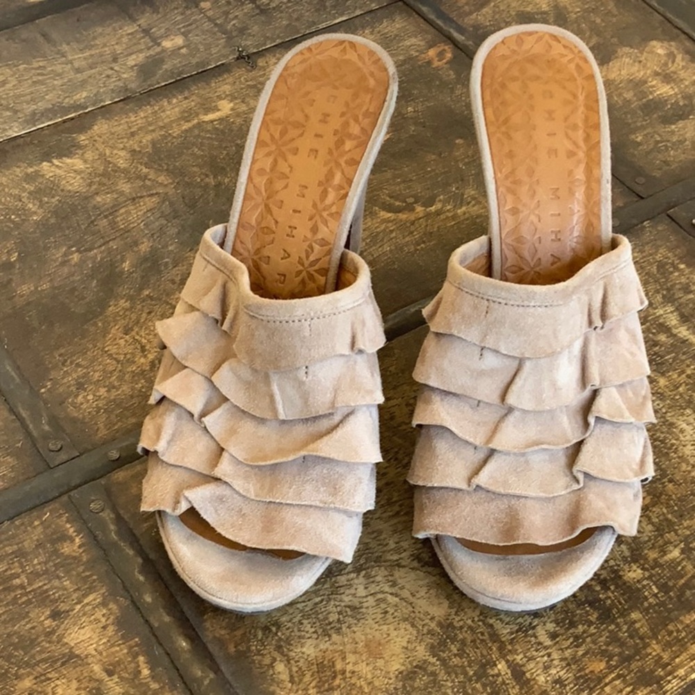 Chie Mihara Ruffle Suede Heel 36.5